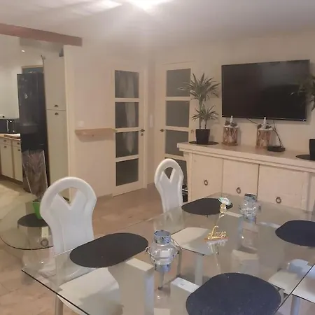 La Beaucairoise Apartment